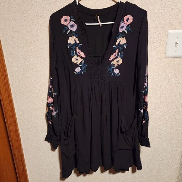 Free People- Black Mia Gauze Embroidered Mini Dress, Size XS - Picture 2 of 11